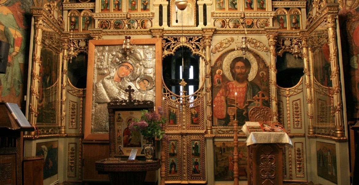 Biserica Nașterea Maicii Domnului - interior, catapeteasma