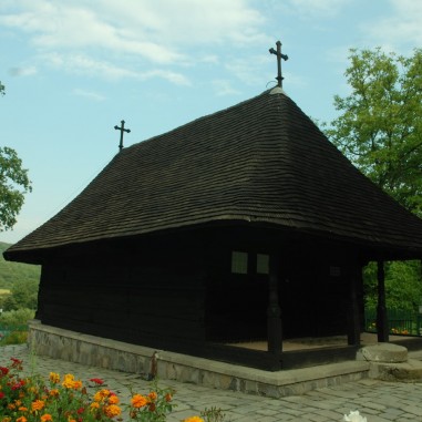 Mănăstirea Dintr-un Lemn